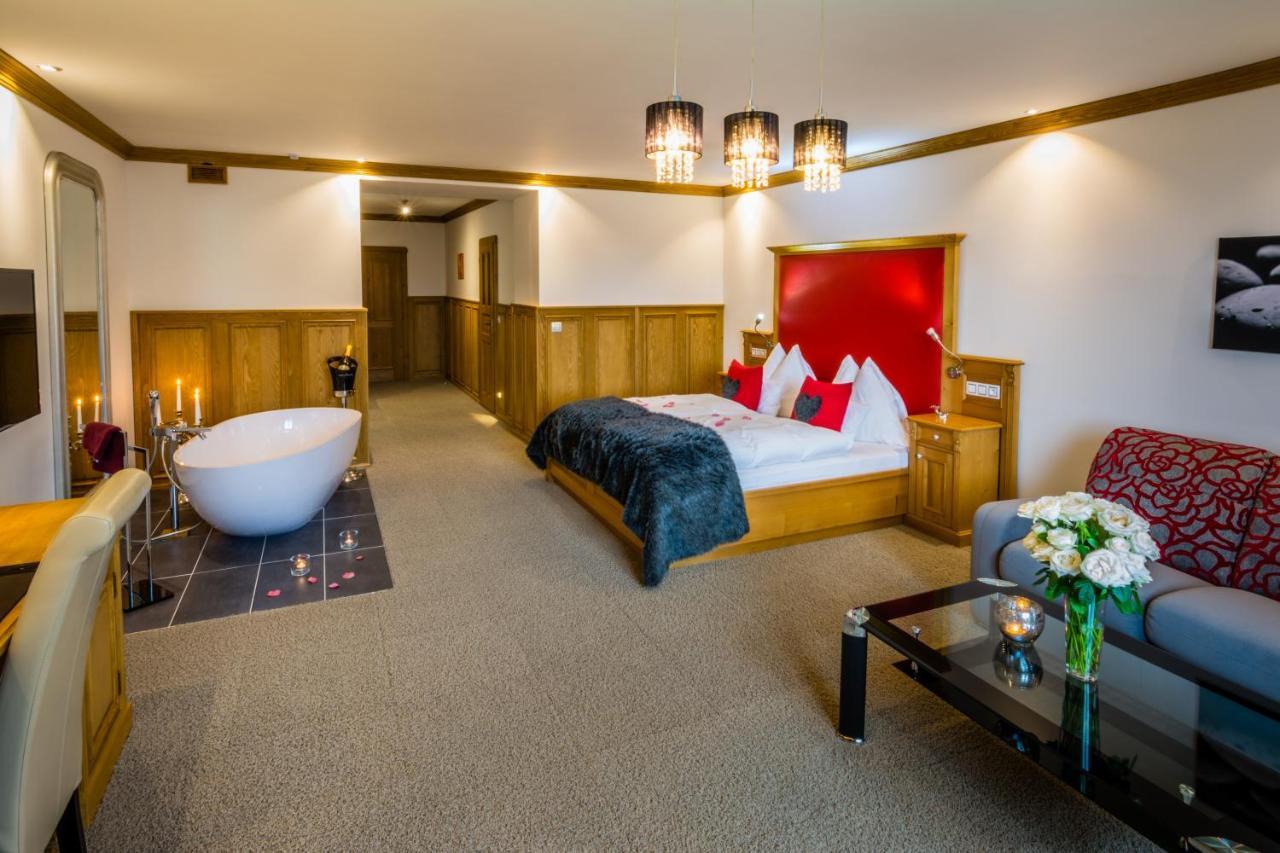 Wellness Hotel V Nebi Kořenov 外观 照片