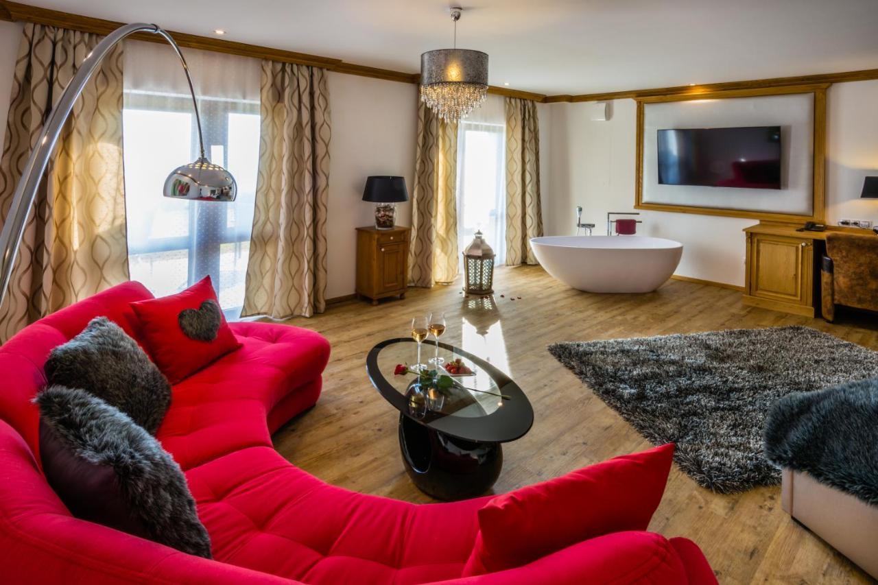 Wellness Hotel V Nebi Kořenov 外观 照片