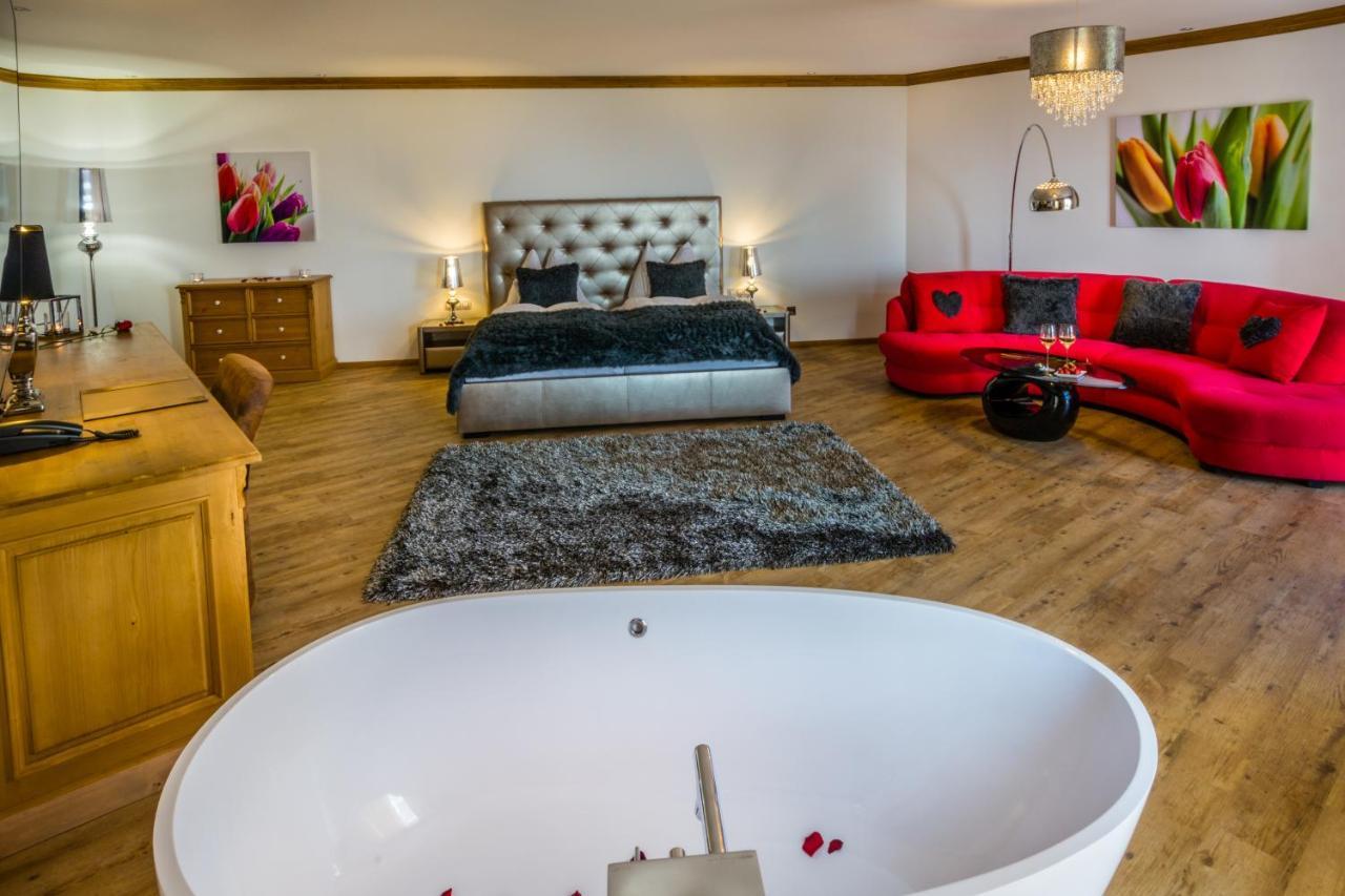 Wellness Hotel V Nebi Kořenov 外观 照片