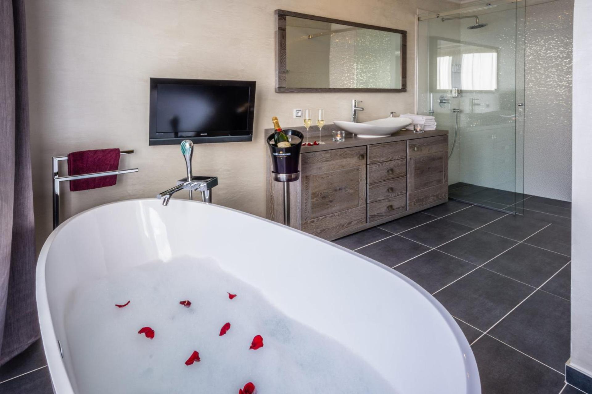 Wellness Hotel V Nebi Kořenov 外观 照片